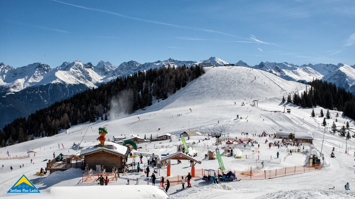 Übersicht Kinderschneealm mit Alpkopf | © Serfaus-Fiss-Ladis/Tirol