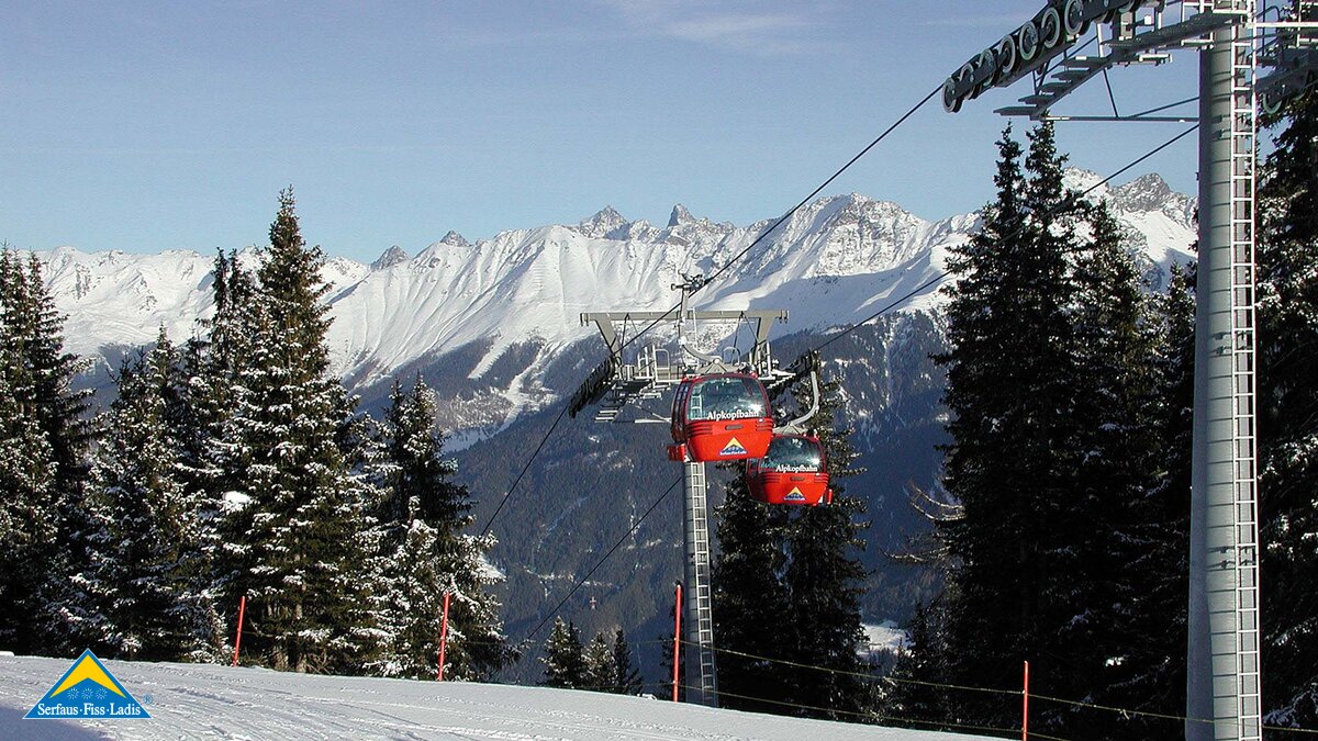 Gondel der Alpkopfbahn Fiss im Winter