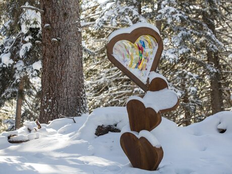 Herzskulptur am Besinnungsweg Hög in Serfaus | © Andreas Kirschner