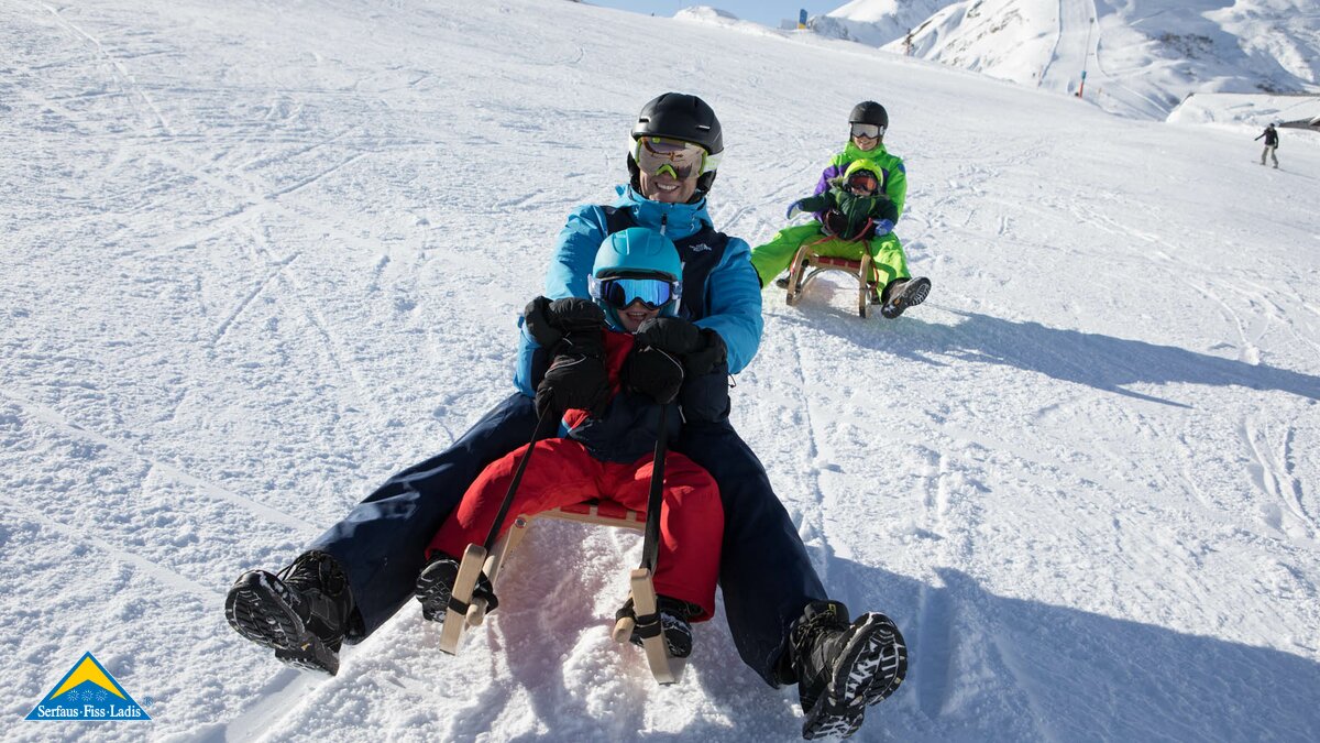 Spaß auf der Rodel gibt es für alle Familienmitglieder in Serfaus-Fiss-Ladis in Tirol | © Andreas Kirschner