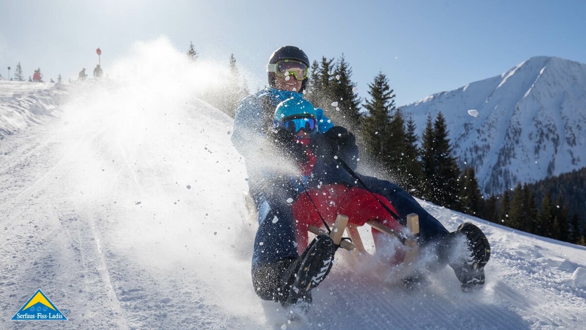 Viel Spaß auf der Rodelbahn ist allen Familienmitgliedern in Serfaus-Fiss-Ladis garantiert | © Andreas Kirschner
