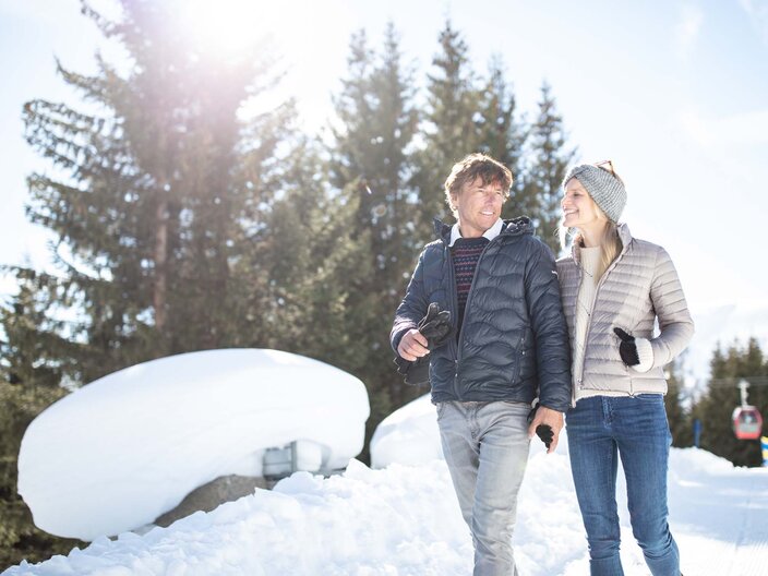 Winterwandern auf den zahlreichen Winterwanderwegen in Serfaus-Fiss-Ladis in Tirol | © Serfaus-Fiss-Ladis Marketing GmbH | danielzangerl.com