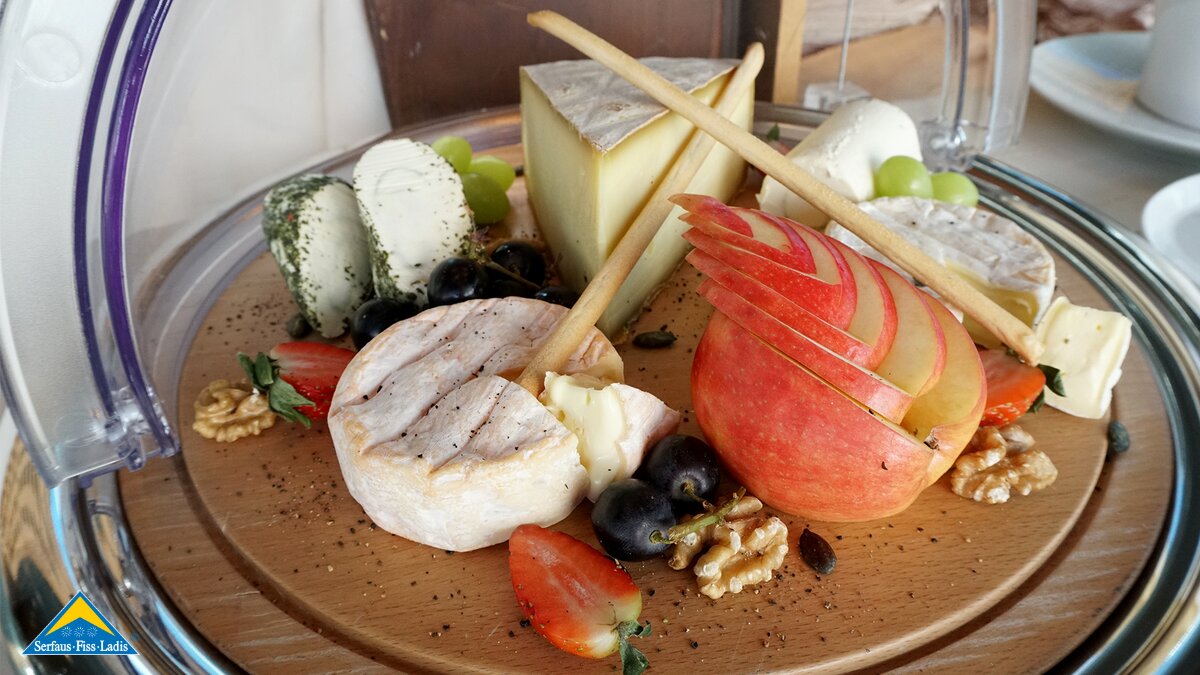 Frühstück in der Ski Lounge bei der Ersten Spur | © Seilbahn Komperdell GmbH/Tirol