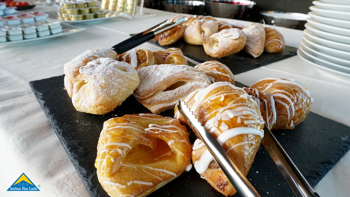 Frühstück in der Ski Lounge bei der Ersten Spur | © Seilbahn Komperdell GmbH/Tirol