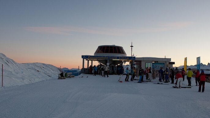 Erste Spur - Skifahren bei Sonnenaufgang | © Serfaus-Fiss-Ladis/Tirol