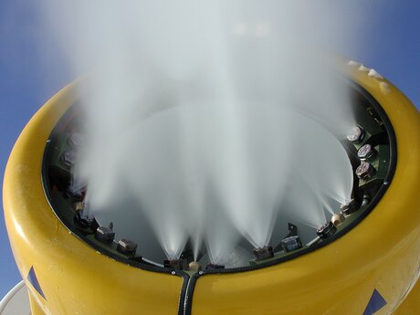 Beschneiung - Schneekanonen im Einsatz | © Serfaus-Fiss-Ladis/Tirol