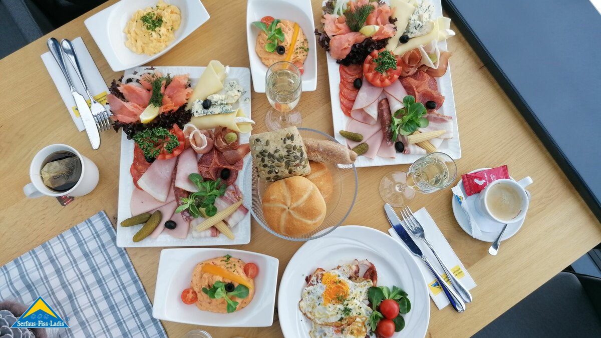 Frühstück im Familienrestaurant Sonnenburg in Serfaus-Fiss-Ladis in Tirol Österreich | © Serfaus-Fiss-Ladis