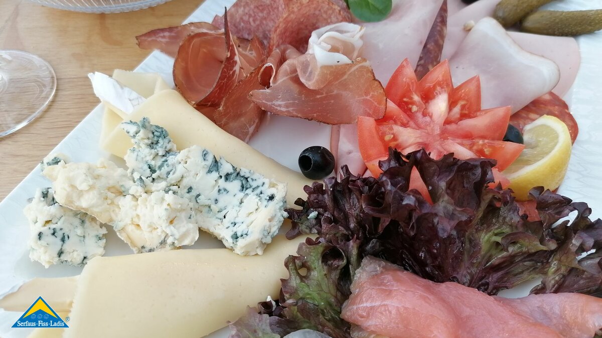 Frühstück im Familienrestaurant Sonnenburg in Serfaus-Fiss-Ladis in Tirol Österreich | © Serfaus-Fiss-Ladis