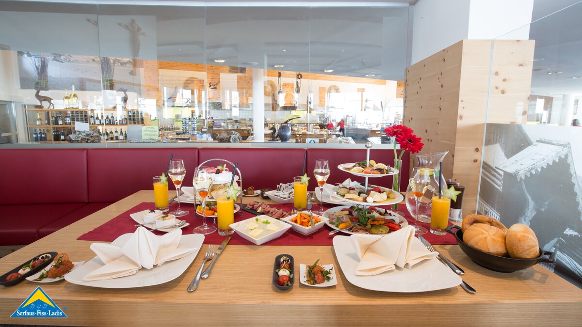 Bergfrühstück im Panoramarestaurant BergDiamant | © Andreas Kirschner
