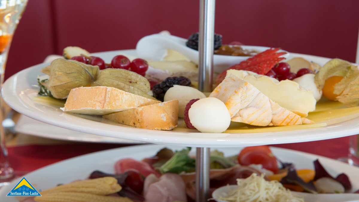 Reichhaltige Käseauswahl zum Frühstück | © Andreas Kirschner