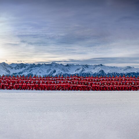 Team Skischule Fiss-Ladis nebeneinander gereiht | © Skischule Fiss-Ladis | Maria Knoll