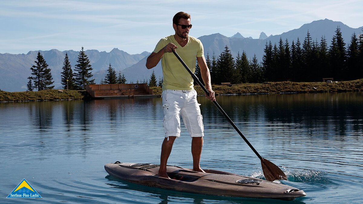 Wasserspaß mit Stand Up Paddle im Erlebnispark Hög | © www.foto-mueller.com