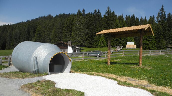 überdimensionale Milchkanne wird in den Erlebnispark integriert und symbolisiert eine Milchstraße | © Serfaus-Fiss-Ladis/Tirol