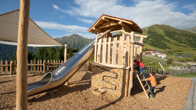 Der neue Kugelturm im Spielplatz Murmliwasser in Serfaus-Fiss-Ladis in Tirol | © Andreas Kirschner