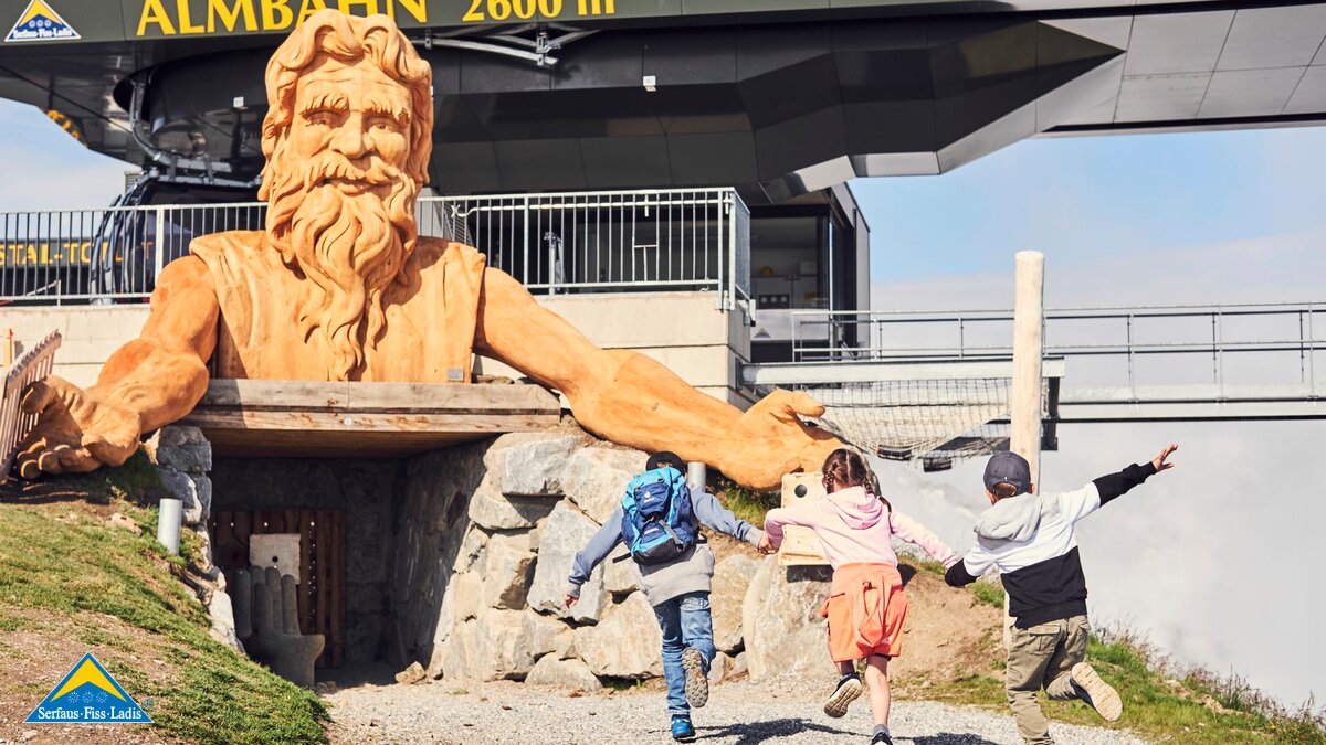 The Golden Man Trail is an interactive theme trail for the whole family in Serfaus-Fiss-Ladis in Tyrol | © christianwaldegger.com