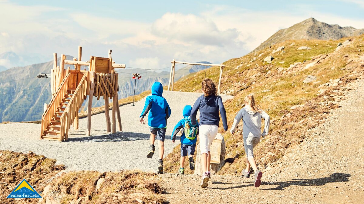 The Golden Man Trail is an interactive theme trail for the whole family in Serfaus-Fiss-Ladis in Tyrol | © christianwaldegger.com