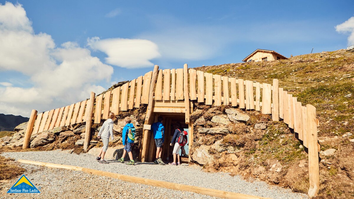 The Golden Man Trail is an interactive theme trail for the whole family in Serfaus-Fiss-Ladis in Tyrol | © christianwaldegger.com