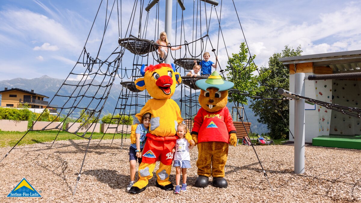 Murmli und Berta mit Kindern in Serfaus-Fiss-Ladis, Tirol Österreich | © Serfaus-fiss-Ladis Marketing GmbH | Fabian Schirgi