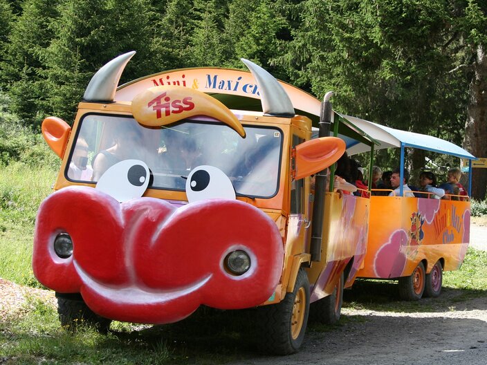 Flotte Berta transportiert die Kinder zur Betreuung | © Serfaus-Fiss-Ladis/Tirol