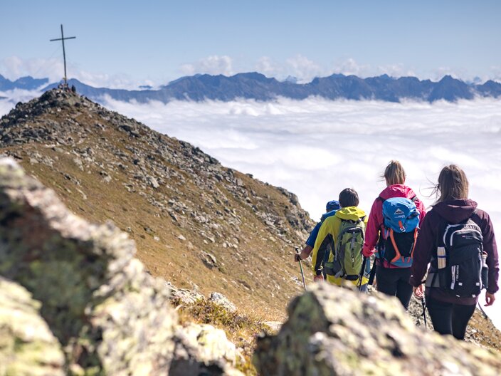 Wandern in der Gruppe mit Wanderführer Familienregion Serfaus-Fiss-Ladis | © Serfaus-Fiss-Ladis Marketing GmbH | Andreas Kirschner
