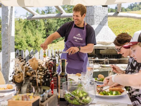 Grillstation Schöngampalm Fiss | © Serfaus-Fiss-Ladis Marketing GmbH | Fabian Schirgi