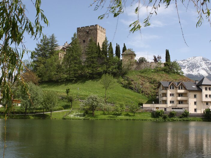 Burg Laudeck und der Schlossweiher in Ladis | © Andreas Kirschner - www.webart.at