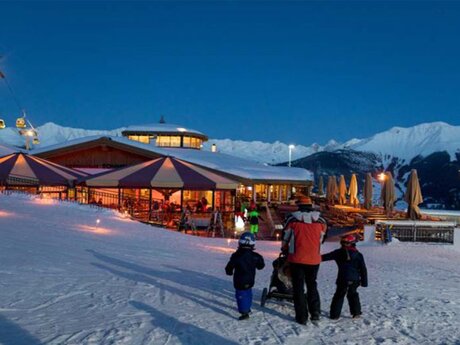 auf dem Weg zur Kids Night in Fiss in Tirol | © Serfaus-Fiss-Ladis/Tirol