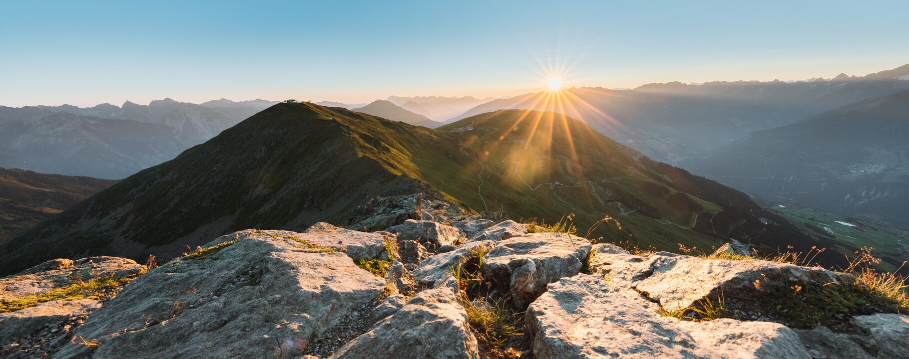 Sonnenaufgang im Gebirge von Serfaus-Fiss-Ladis | © Serfaus-Fiss-Ladis Marketing GmbH | Fabian Schirgi