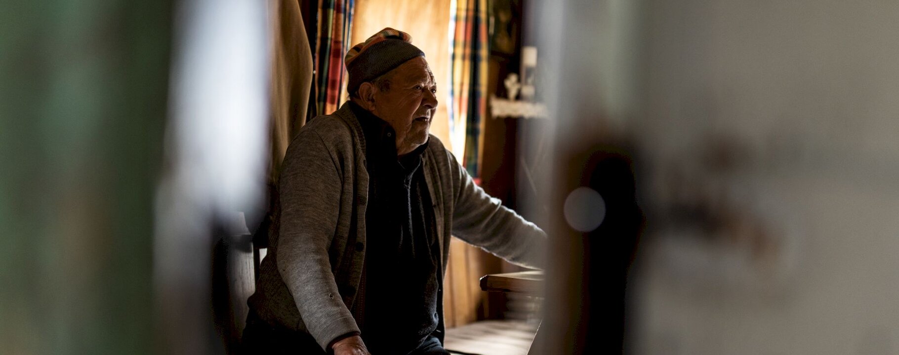 Älterer Herr am Lachen in Serfaus-Fiss-Ladis | © Serfaus-Fiss-Ladis Marketing GmbH