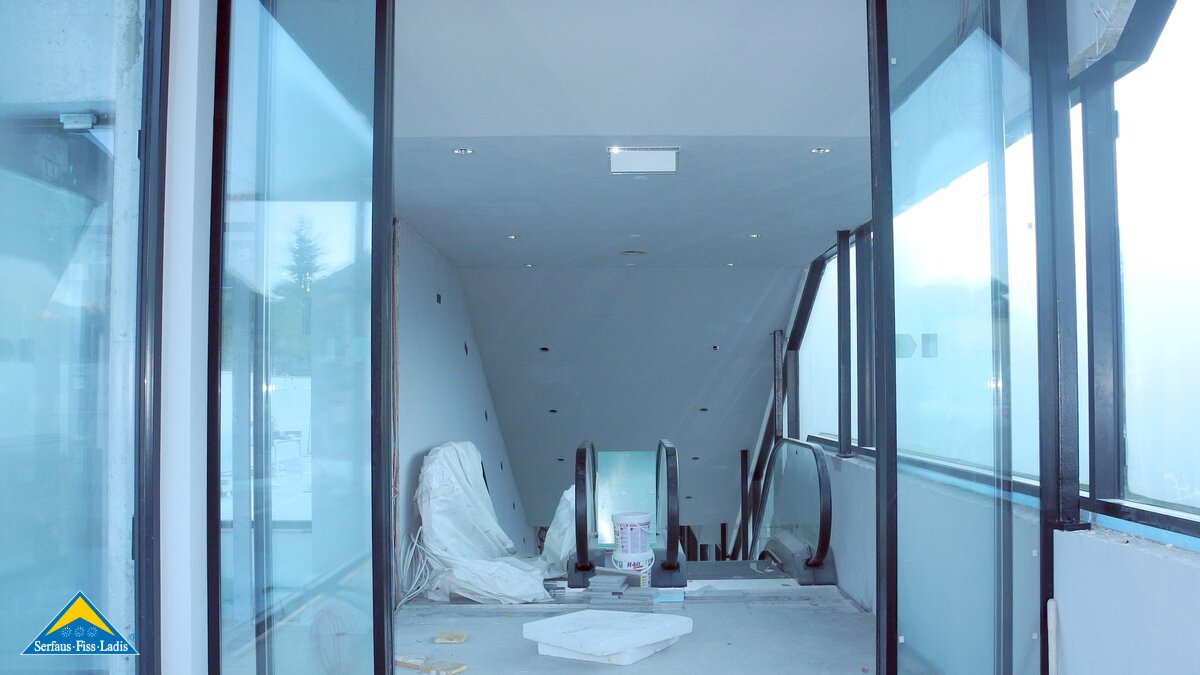 Die ersten Schiebetüren bei der neuen U-Bahn in Serfaus Fiss Ladis in Tirol wurden bereits gesetzt | © Serfaus Fiss Ladis