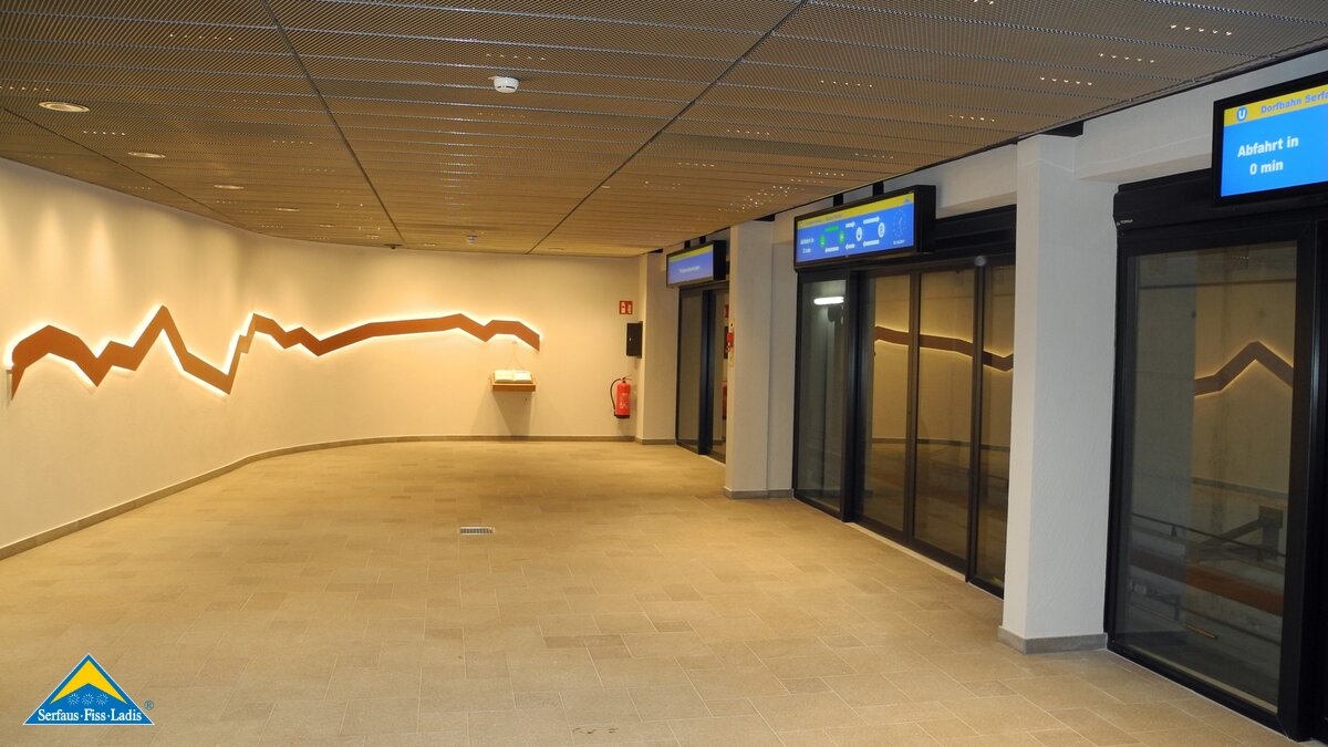 Die neuen Zugangstüren zur U-Bahn in Serfaus in Tirol | © Serfaus-Fiss-Ladis