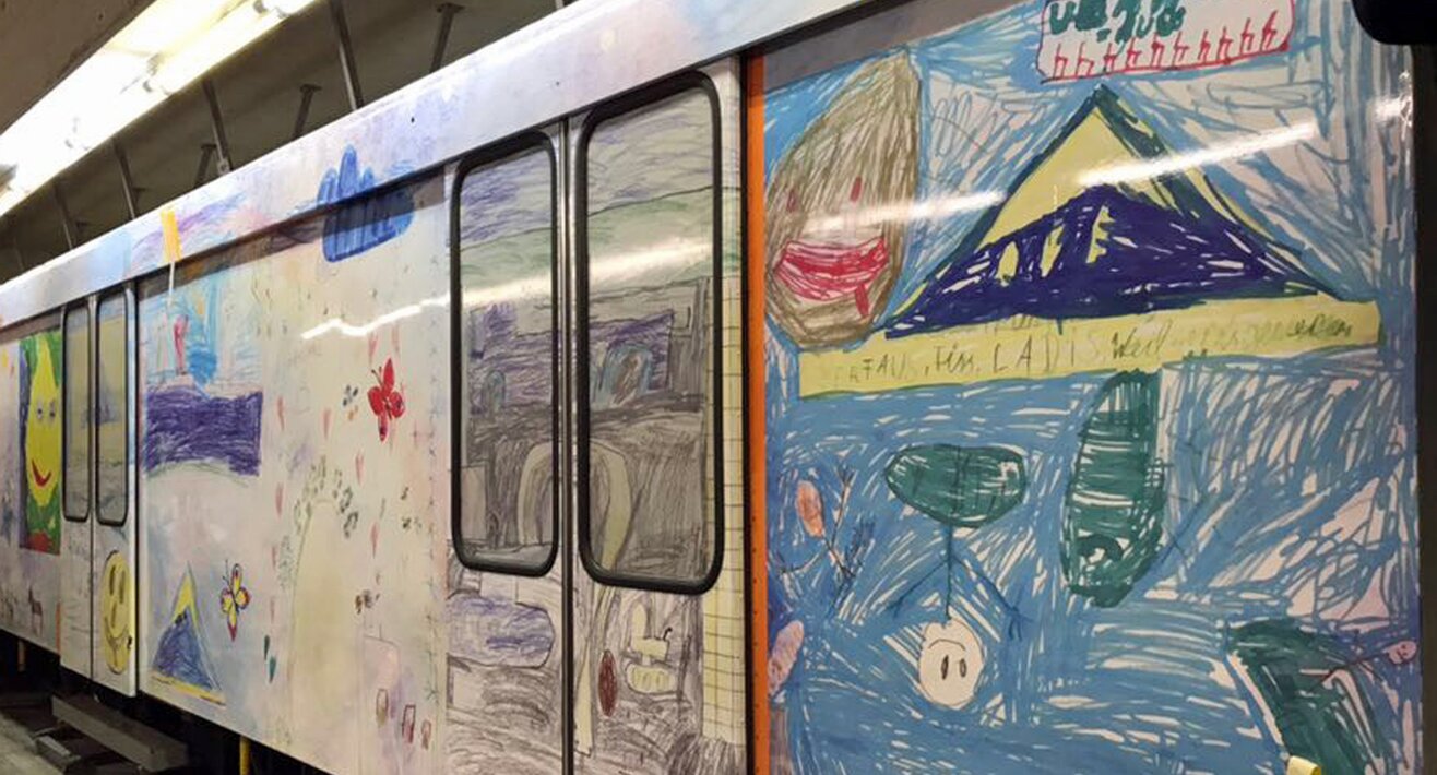 Die U-Bahn in Serfaus-Fiss-Ladis in Tirol wurde von den Volksschulkindern in Serfaus bemalt und verschönert | © Serfaus-Fiss-Ladis