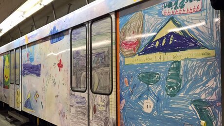 Die U-Bahn in Serfaus-Fiss-Ladis in Tirol wurde von den Volksschulkindern in Serfaus bemalt und verschönert | © Serfaus-Fiss-Ladis