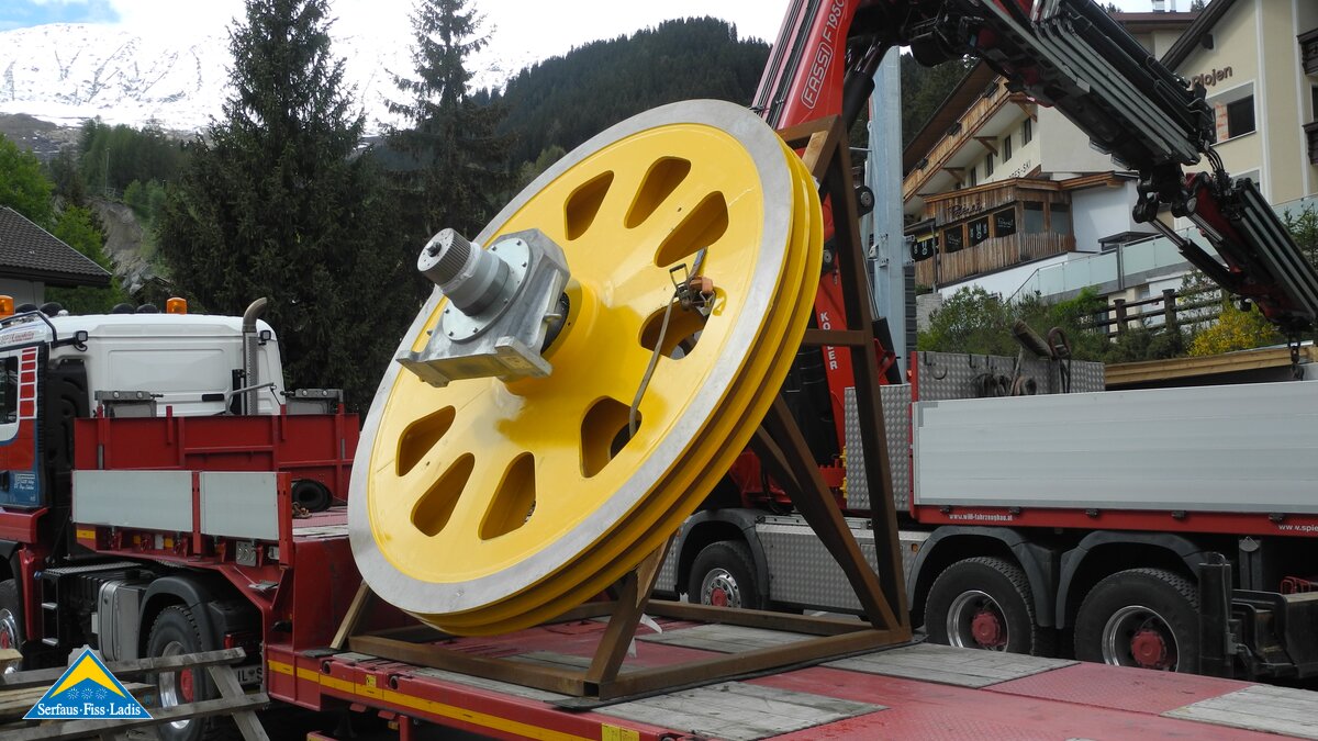 Der Transport der Seilscheiben wurde schon erwartet | © Serfaus-Fiss-Ladis