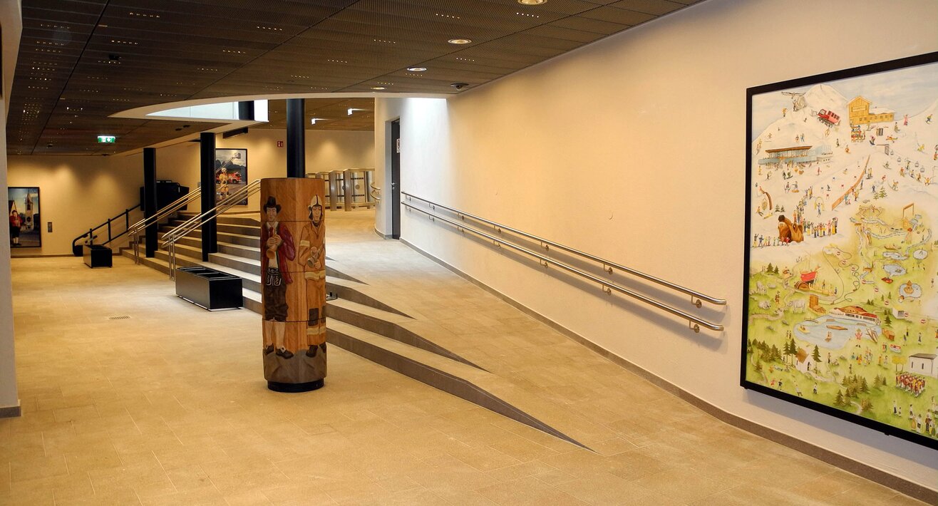 Der neue Eingang zum Bereich Zentrum ist barrierefrei erreichbar. Das ist U-Bahn fahren in Serfaus-Fiss-Ladis in Tirol | © Serfaus-Fiss-Ladis
