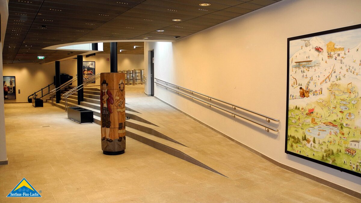 Der neue Eingang zum Bereich Zentrum ist barrierefrei erreichbar. Das ist U-Bahn fahren in Serfaus-Fiss-Ladis in Tirol | © Serfaus-Fiss-Ladis
