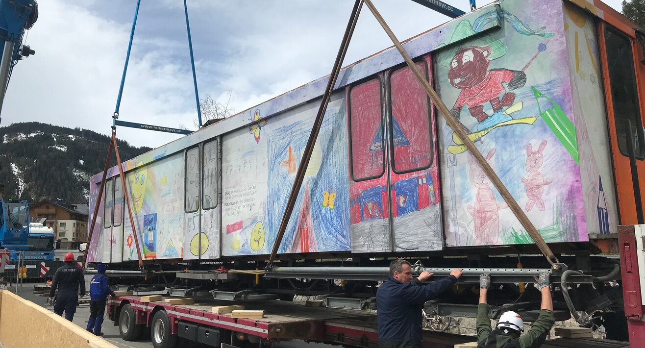 Die alten Wagons werden abtransportiert  | © Serfaus-Fiss-Ladis