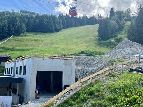 Übersiedelung Schlosserei der Serfauser Seilbahn Baublog Komperdellbahn Hintergrundberichte Serfaus-Fiss-Ladis in Tirol | © Seilbahn Komperdell GmbH