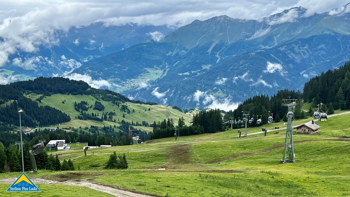 Blick vom Komperdell Richtung Dorf Serfaus neue Trasse der Komperdellbahn NEU | © Seilbahn Komperdell GmbH