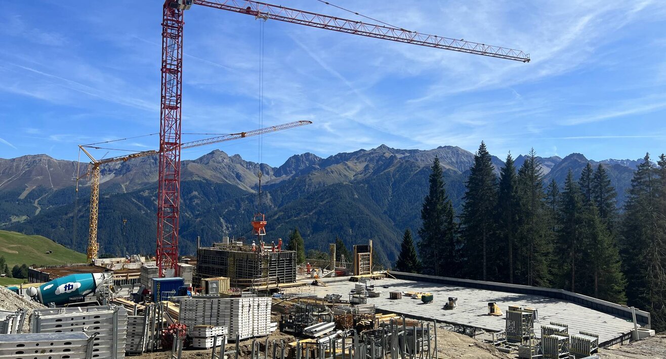 Bau der neuen Zwischenstation bei der neuen Komperdellbahn in Serfaus-Fiss-Ladis in Tirol Österreich | © Seilbahn Komperdell GmbH
