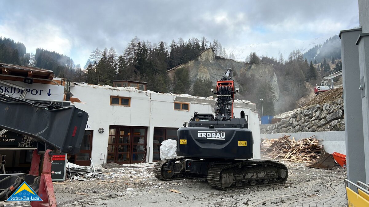 Abbrucharbeiten bei der Talstation der Komperdellbahn in Serfaus-Fiss-Ladis Tirol | © Seilbahn Komperdell GmbH