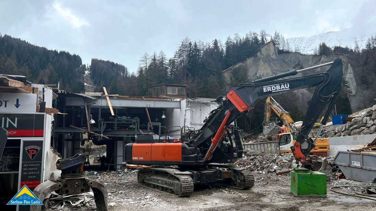Abbrucharbeiten bei der Talstation der Komperdellbahn in Serfaus-Fiss-Ladis Tirol | © Seilbahn Komperdell GmbH