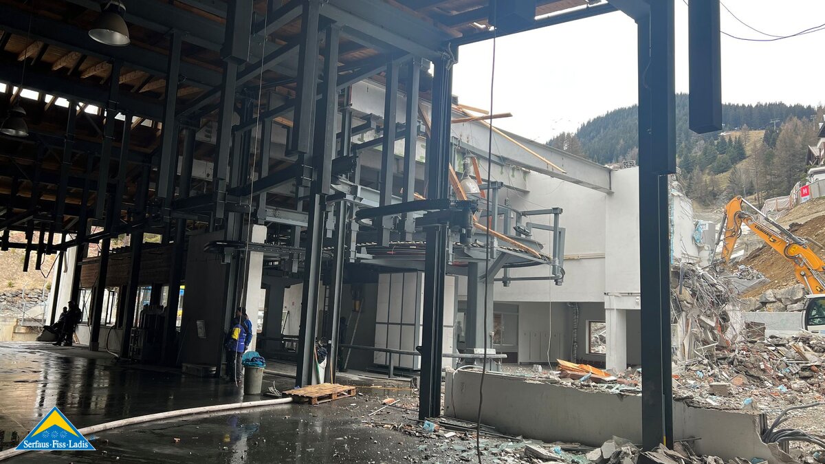 Abbrucharbeiten bei der Talstation der Komperdellbahn in Serfaus-Fiss-Ladis Tirol | © Seilbahn Komperdell GmbH