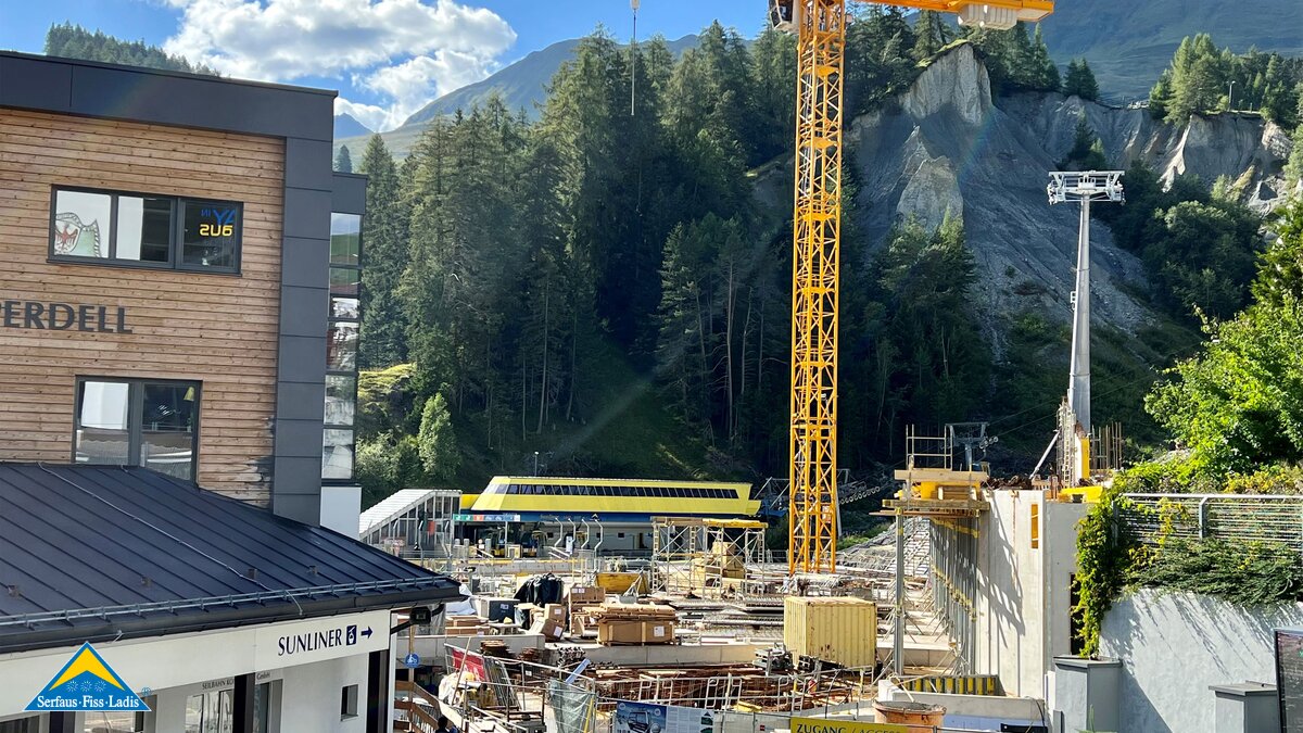 Bauarbeiten für den Talstationsbereich der neuen Komperdellbahn in Serfaus in Tirol Österreich | © Seilbahn Komperdell GmbH