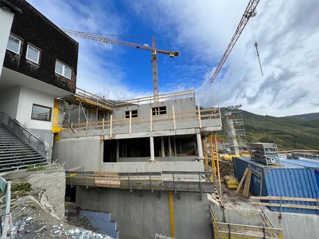 Die Bauarbeiten an der Bergstation der neuen Komperdellbahn in Serfaus Fiss Ladis Tirol gehen zügig voran | © Seilbahn Komperdell GmbH