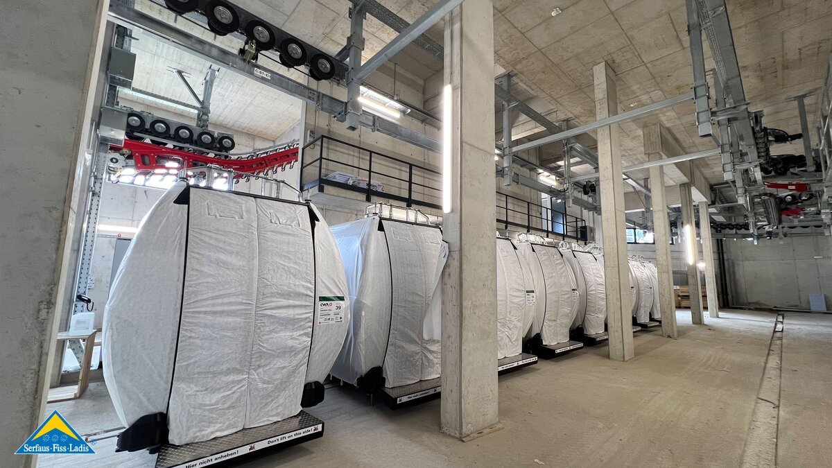 Gondeln für die neue 10er Komperdellbahn in Serfaus Fiss Ladis in Tirol Österreich | © Seilbahn Komperdell GmbH