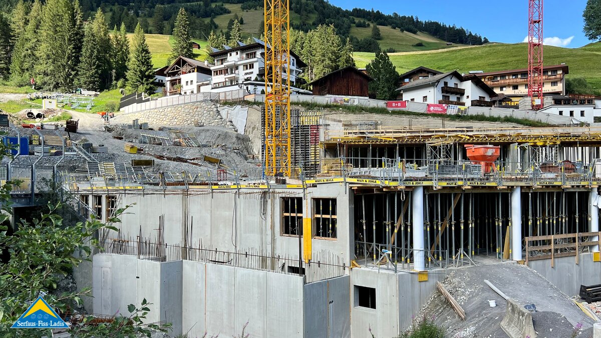 Bauarbeiten für den Talstationsbereich der neuen Komperdellbahn in Serfaus in Tirol Österreich | © Seilbahn Komperdell GmbH
