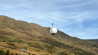 Eine Gondel der neuen Komperdellbahn im Testlauf in Serfaus Fiss Ladis | © Seilbahn Komperdell GmbH