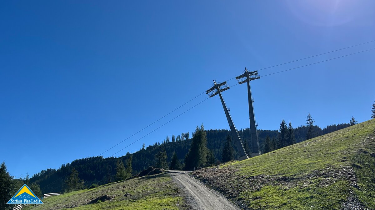 Die Stützen der neuen Komperdellbahn für die neue Trasse in Serfaus-Fiss-Ladis | © Seilbahn Komperdell GmbH