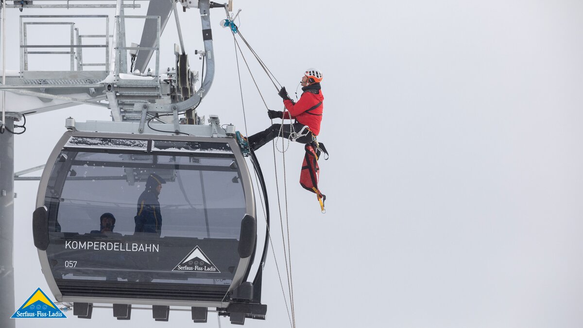 Bergeübung bei herausforderndem Wetter an der Komperdellbahn in Serfaus Fiss Ladis Tirol Österreich | © Serfaus-Fiss-Ladis Marketing GmbH | Andreas Kirschner